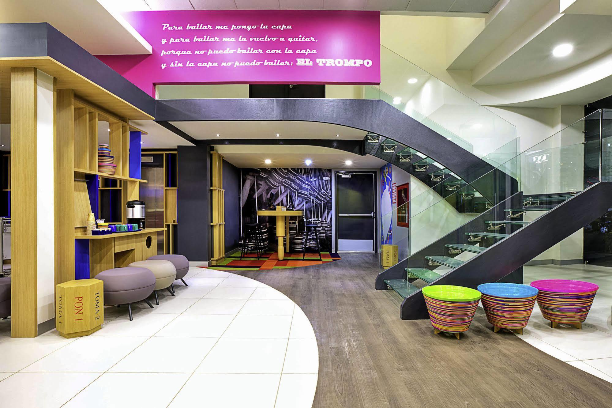 Отель Ibis Styles Mexico Reforma Экстерьер фото